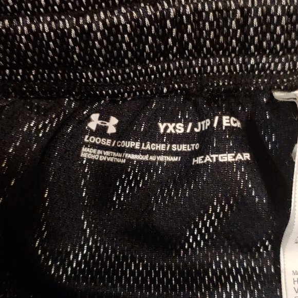 Under Armour Shorts Size XS - Picture 5 of 5